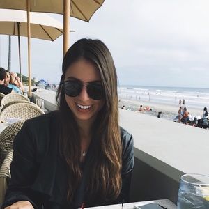 Meet your Posher, Alicia